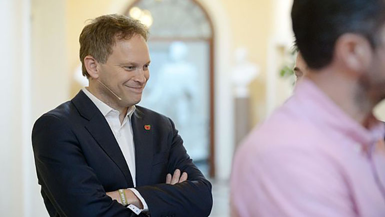 Υπ. Μεταφορών Βρετανίας: «Είναι ασφαλές να επιστρέψετε στην εργασία σας»